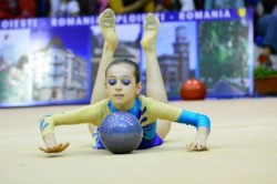 Cinci gimnaste de la CSM Arad, în Top 10 la ritmică!