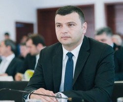 Sergiu Bîlcea : Primarii PNL ies în stradă pentru arădeni, PSD iese în stradă pentru Dragnea!