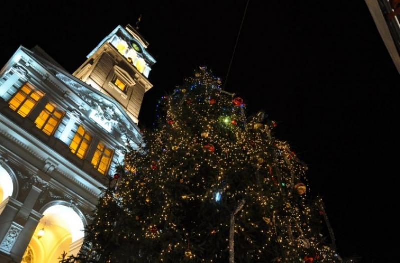 Spectacol marca Andreea Bălan, cu ocazia aprinderii luminiţelor din bradul de Crăciun