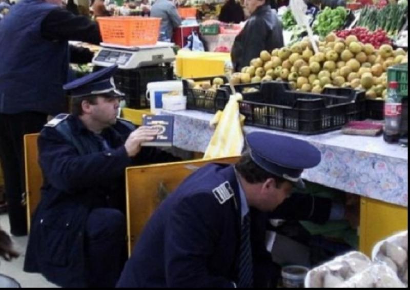 Pieţele din Arad, controlate de poliţişti înaintea sărbătorilor de iarnă