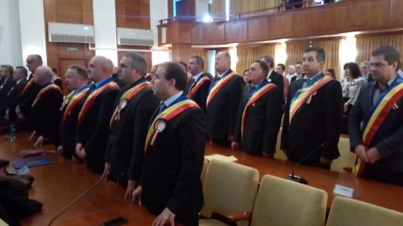 Asociaţia municipiilor din România pune presiune pe Guvern. Primarii cer ca un procent mai mare din impozite să rămână la administraţiile locale