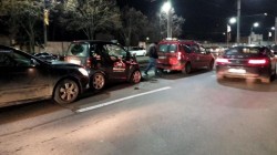 Trei autoturisme implicate într-un accident în lanţ, în faţă la Atrium Mall