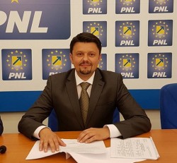 Ionel Bulbuc (PNL): Wiener de la USR este la fel de inutil pentru Arad, precum a fost la Spitalul Județean