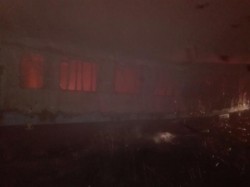 O persoană și-a pierdut viața, iar o alta se află în stare gravă la spital, în urma unui incendiu