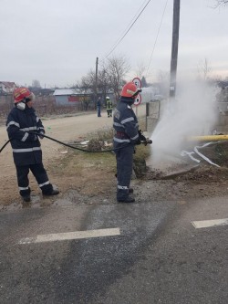 Panică și groază. Zeci de persoane evacuate din cauza unei țevi de gaz care s-a fisurat