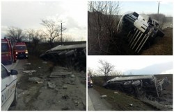 Grav accident rutier produs pe DN69, între localităţile Şagu şi Vinga! Conducătorul unui autocamion, preluat în stare gravă de către medicii SMURD