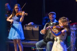 Emy Drăgoi și fiicele sale - recital la Târgul de Primăvară