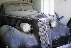 Este Cadillac-ul folosit de Sergiu Nicolaescu într-un film renumit. 
Valorează peste 80.000 de euro