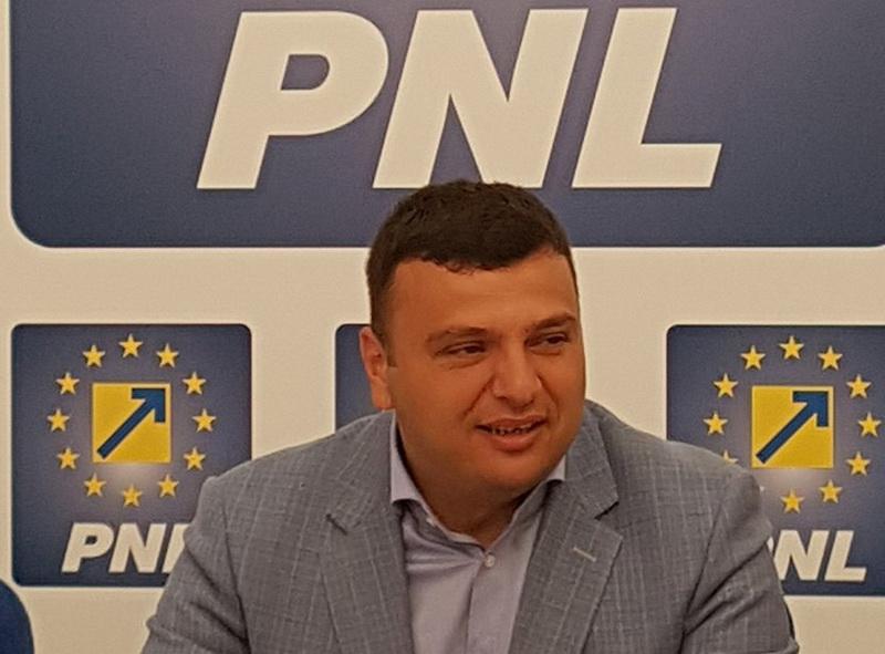 Sergiu Bîlcea (PNL): „În timp ce PSD se opune parcării subterane administrația liberală achiziționează 28 de tramvaie noi!”