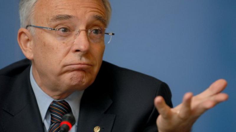 Isărescu: Previziuni sumbre pentru românii cu credite!