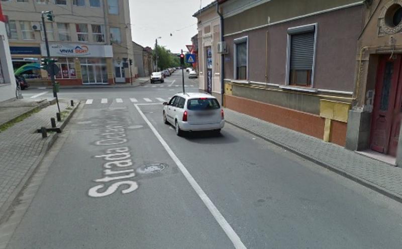 Atenţie, arădeni! În intersecţia  străzilor Octavian Goga cu Mărăşeşti,  semafoarele nu funcţionează!