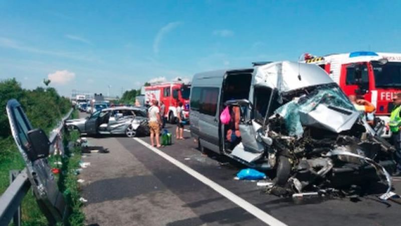 Accident TERIBIL cu români implicați, în Austria