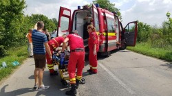 Femeie de 59 de ani acroșată pe drumul Arad-Şiria