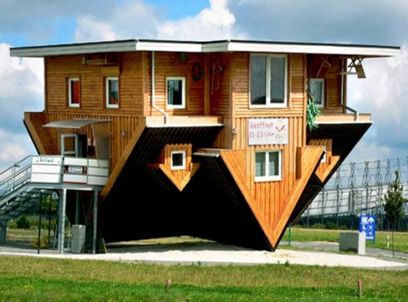 Așa arată o casă din Germania. E realitate, nu e greșeală. VEZI și alte case ciudate