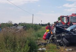 Grav accident rutier, produs miercuri după masă. Trei adulți și doi minori au fost grav răniți