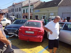 GRAV accident rutier în Aradul Nou! Fetiţă de 11 ani lovită pe trecerea de pietoni de la stadionul Motorul