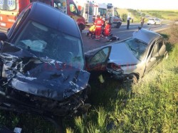 GRAV accident rutier în Mehedinți. Au fost rănite 9 persoane, dintre care 3 copii