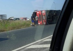 Un Tir s-a răsturnat la ieșire din Arad