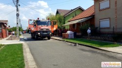 Familie din Arad DISPERATĂ ! Casa le-a luat foc