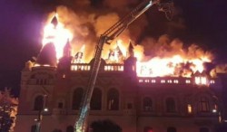 Incendiul care a cuprins Episcopia Greco-Catolică din Oradea a fost stins sâmbătă noaptea