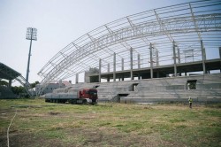 Încep lucrările de amenajare a gazonului la stadionul „Francisc Neumann”