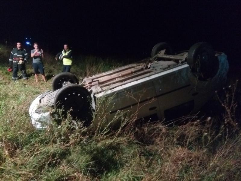 Autoturism răsturnat vineri seara între Ineu și Seleuș. Printre victime se află și 2 copii