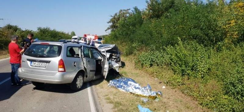 Accident ÎNGROZITOR la ieșire din Timișoara. O femeie a murit strivită în autoturism