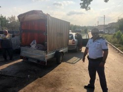 Un alt arădean “ecologist” surprind de poliţiştii locali aruncând gunoiul pe unde se poate