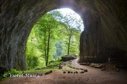 Idei de weekend în Apuseni: Peştera cu cristale din mina Farcu