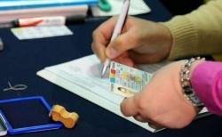 Serviciile de evidenţă a persoanelor de pe raza judeţului Arad vor fi deschise în perioada referendumului