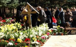 Astăzi se împlinesc 29 de ani de la moartea părintelui Arsenie Boca. La Mănăstirea Prislop s-au adunat sute de credincioși