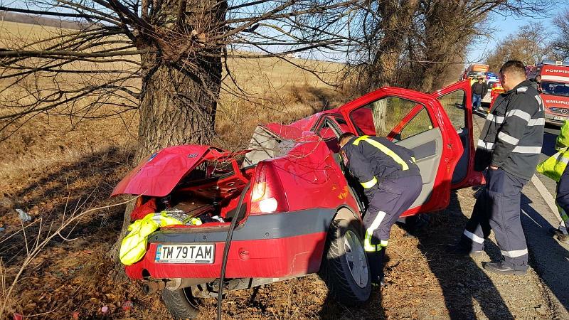 GRAV accident rutier în apropiere de Sântana