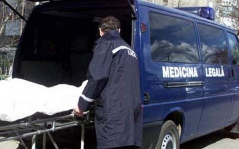 Cadavrul unui bărbat a fost găsit într-un apartament din zona Vlaicu