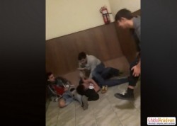 “Bă, îl omori!”: Bătaie cruntă între elevi, filmată pe holurile Liceului George Bariţiu din Oradea
