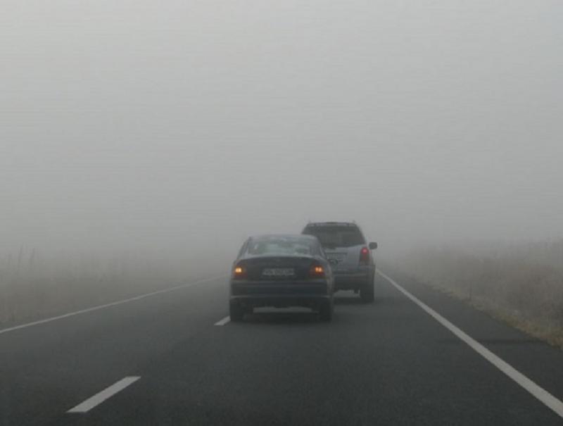 ATENȚIE șoferi ! Cod galben de ceață în județul Arad