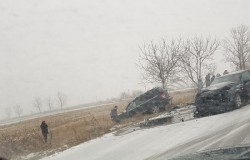 Accident lângă Moara cu Noroc, două persoane rănite!