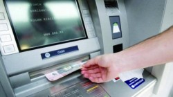 Prins în timp ce sustrăgea bani dintr-un bancomat, fără a avea vreun card