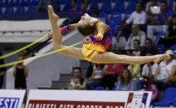 Patru gimnaste arădene la centrul olimpic de ritmică