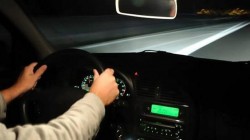 Un tânăr de 26 de ani, din Mișca, a sustras un autoturism cu care a intrat apoi într-un chioșc pe care l-a distrus