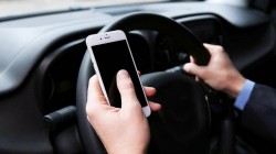 Şoferii care sunt surprinşi cu telefonul în mână la volan se vor alege cu permisul SUSPENDAT Propunere M.A.I. Ce părere ai?