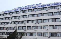 O femeie de 81 de ani din Arad a murit de gripă joi noaptea