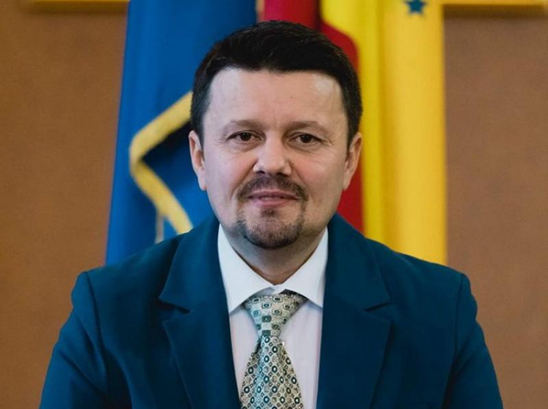 Ionel Bulbuc(PNL): „Fifor, sclavul insipid al lui Dragnea nu știe nici măcar să citească un buget, dar a fost ministru al Economiei!”