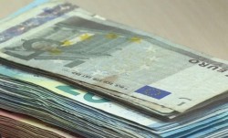 Din nou, leul s-a prăbușit în fața euro