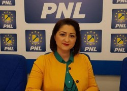 Roxana Tabuia : „PNL adună gunoiul abandonat de USR!”