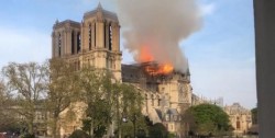 Catedrala Notre-Dame din Paris, în flăcări!