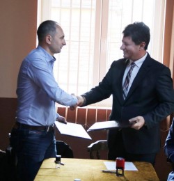 S-a semnat contractul pentru modernizarea drumului județean Sânmartin – Șimand – Olari – Caporal Alexa