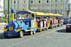 Trenulețul turistic reintră în circulație de la 1 Mai. Vezi traseul pe care-l va pargurge