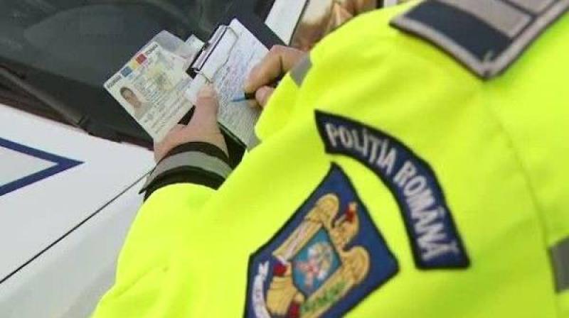 În ultimele 24 de ore, polițiștii arădeni au reținut 13 permise de conducere și 4 certificate de înmatriculare