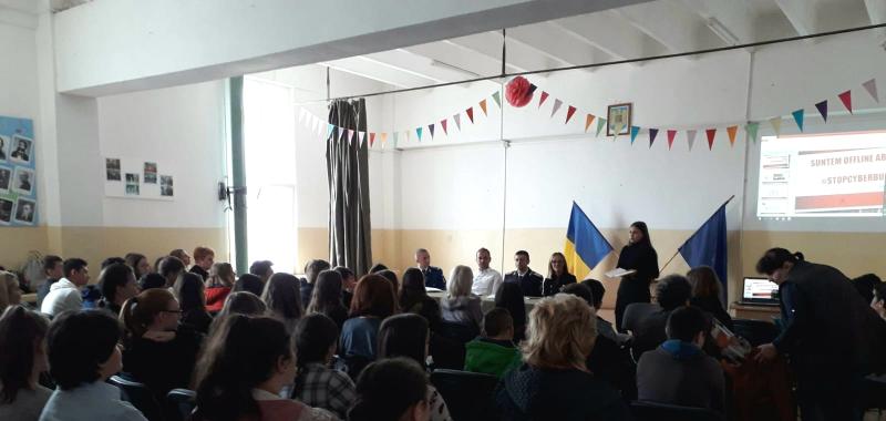 Polițiștii arădeni au participat la o întâlnire cu elevii din Vladimirescu