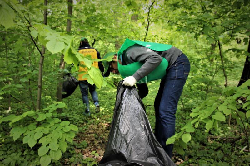 Peste 140 de tone de deşeuri colectate în acţiunea de igienizare organizată de Romsilva şi Ministerul Tineretului şi Sportului 

